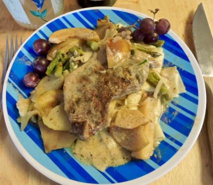 kitchen pork apples asparagus grapes - 1
