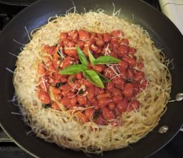 kitchen grape tomatoes peppers and herbs pasta sauce - 1