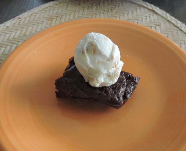 kitchen mexican chocolate brownie w dulce de leche ice cream oct 1 2020 - 1