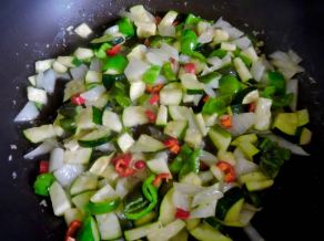 garden zucchini green pepper fresno chilis white onion garlic sauteed in butter sep 7 2021 - 1